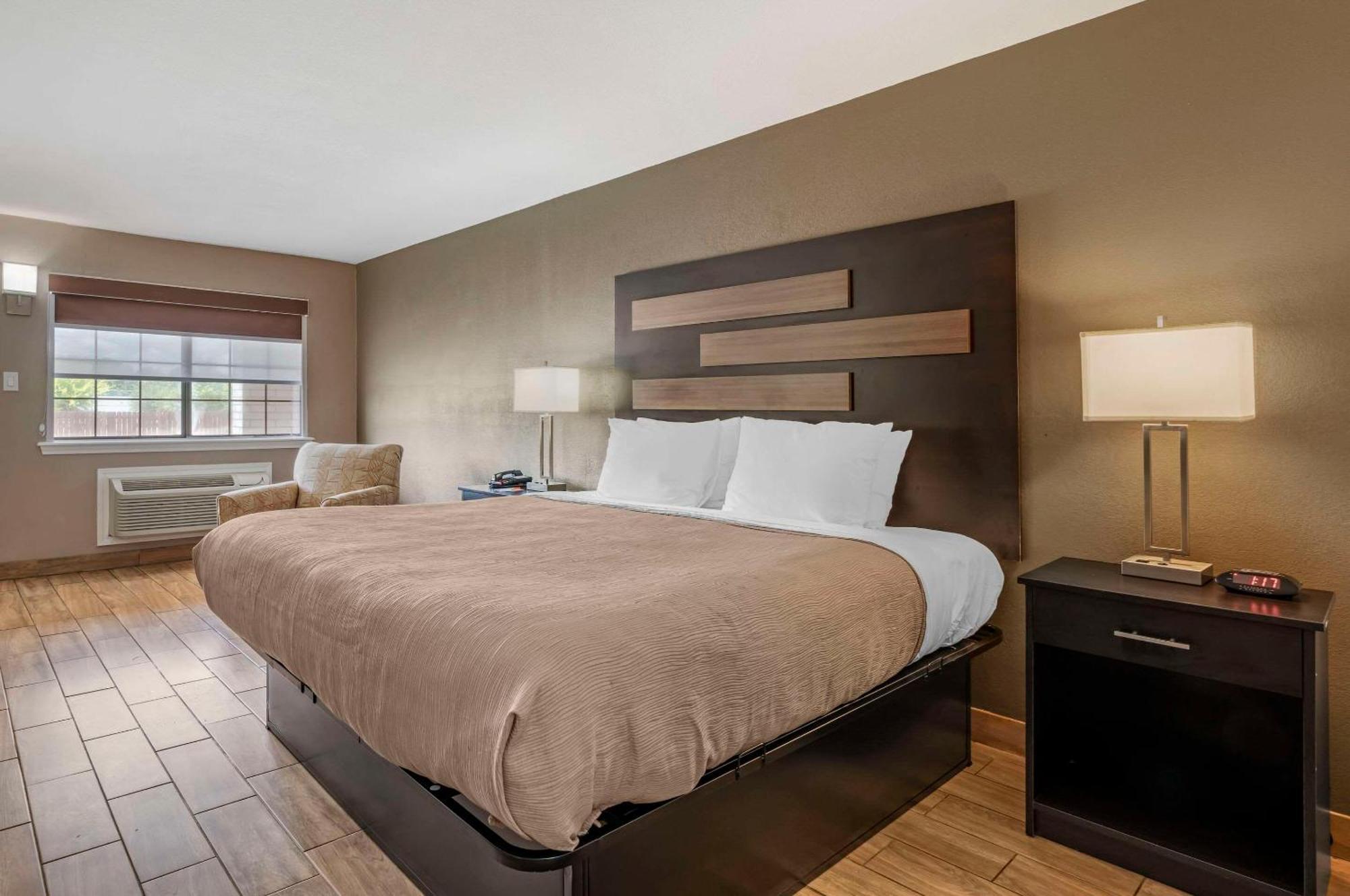 Quality Inn & Suites New Boston Екстер'єр фото