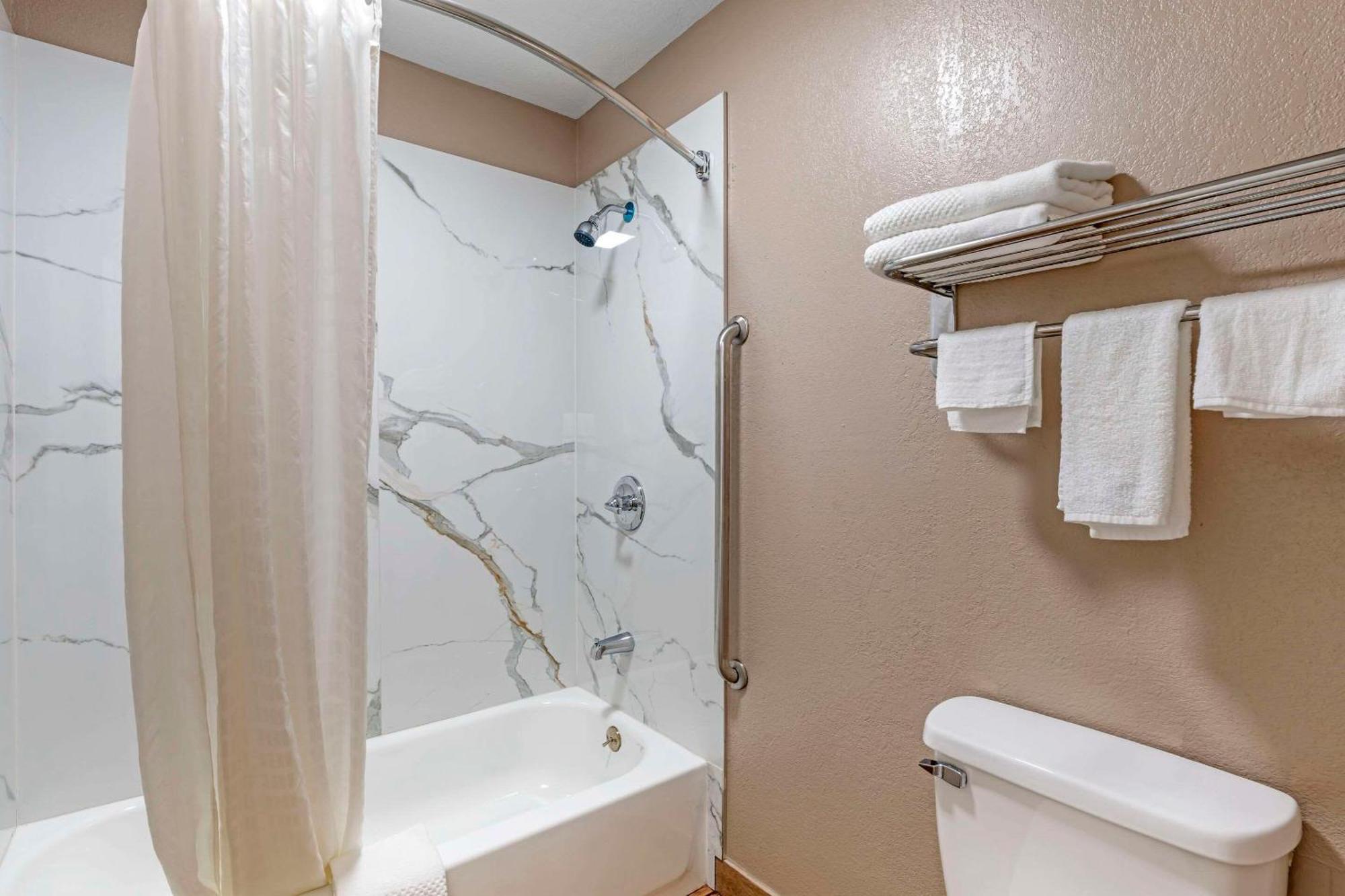 Quality Inn & Suites New Boston Екстер'єр фото