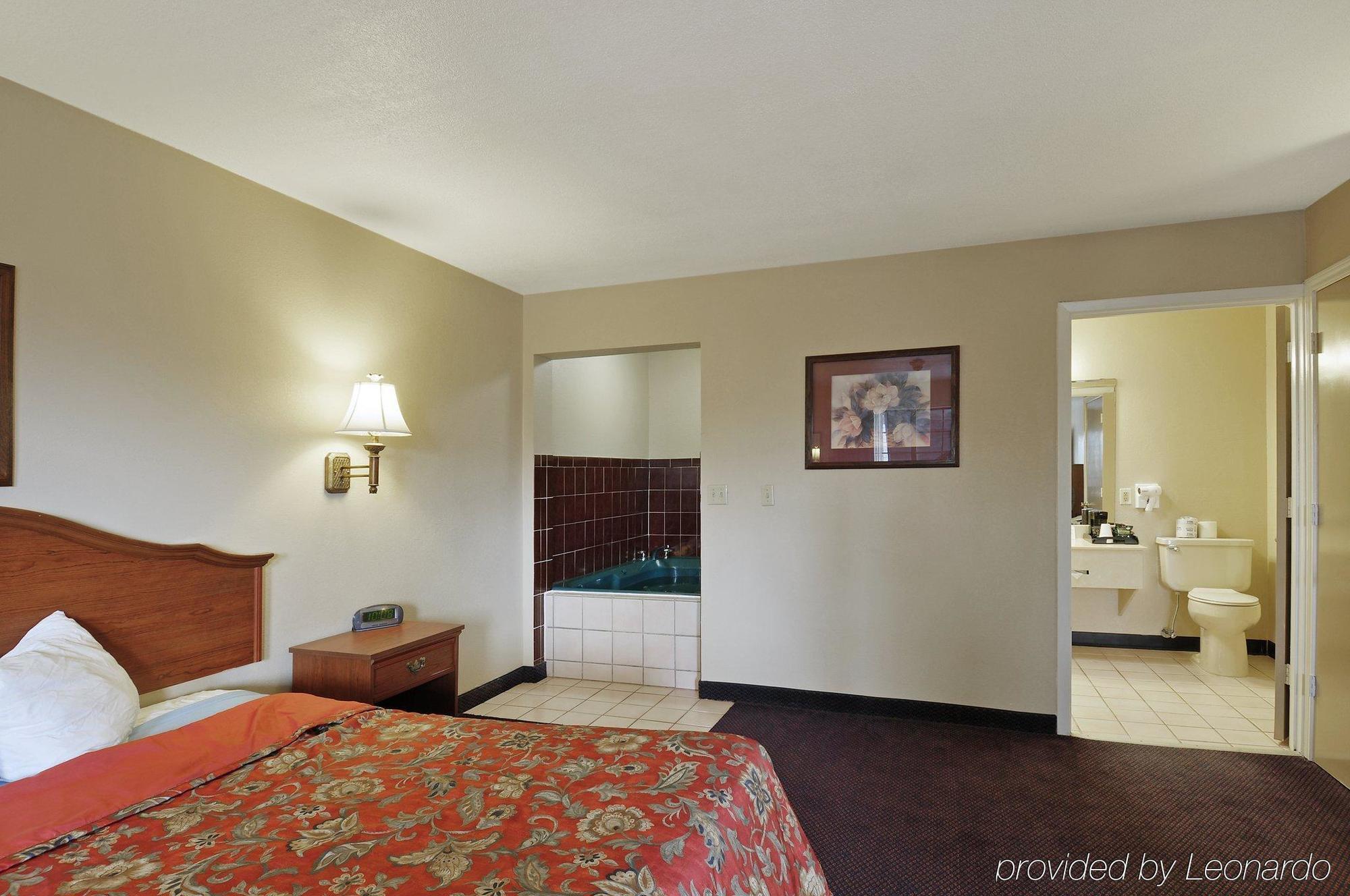Quality Inn & Suites New Boston Екстер'єр фото