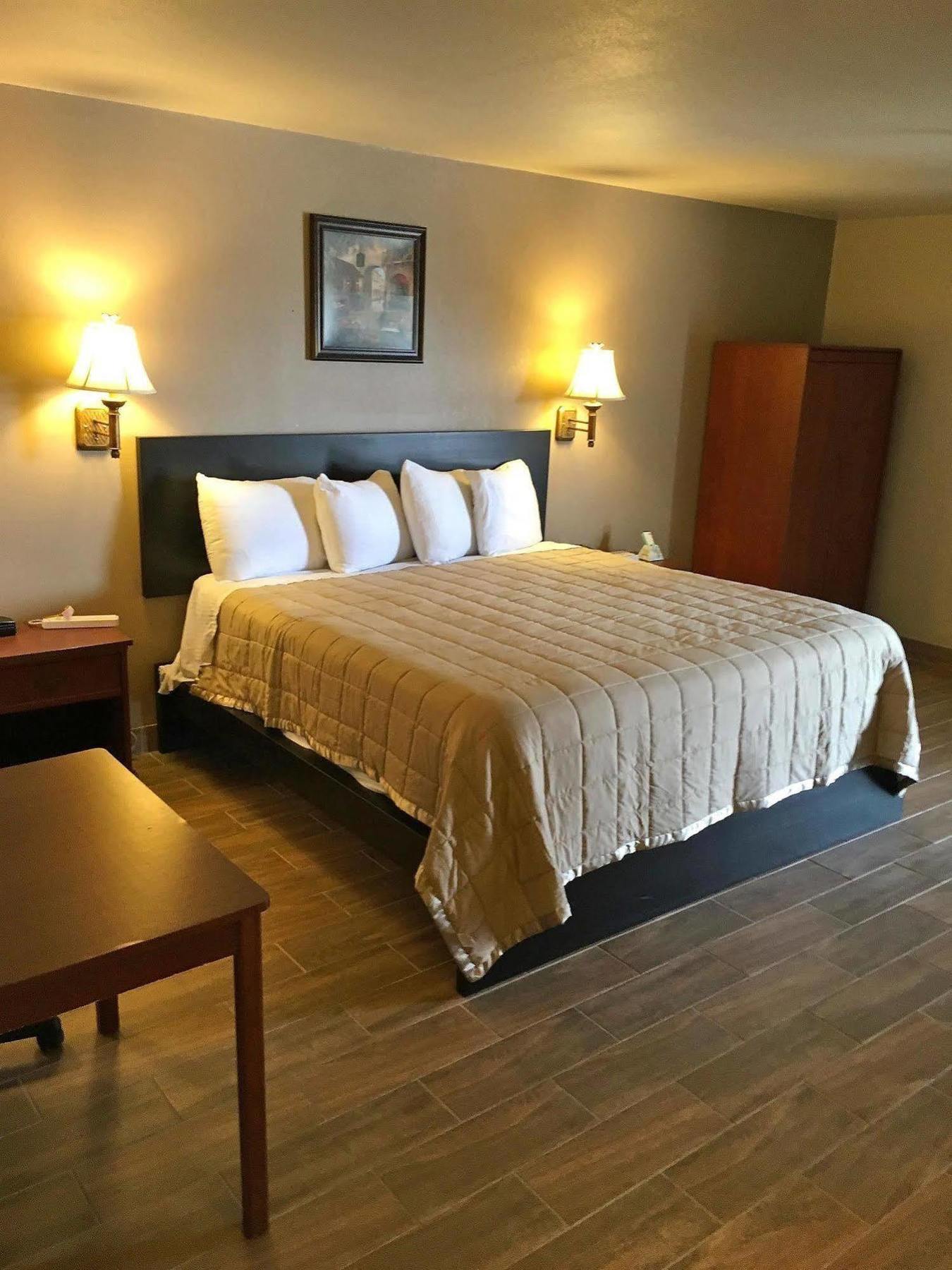 Quality Inn & Suites New Boston Екстер'єр фото